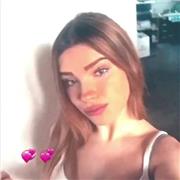 studentessa di Grafica e Comunicazione, attualmente al quarto anno del mio percorso presso l'istituto Galiani-De Sterlich